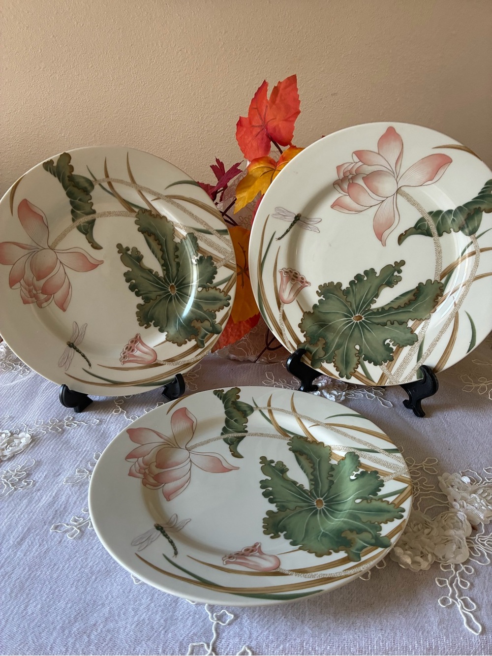 Lotus & Leaf Porcelain Dinner Plates - Green and Pink (Set of 3)